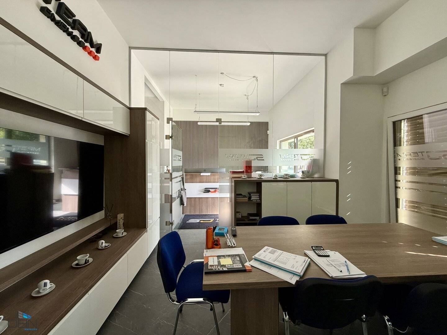 NEW! FURNISHED NEW BUILD OFFICE/RETAIL SPACE IN CENTRAL LOCATION!