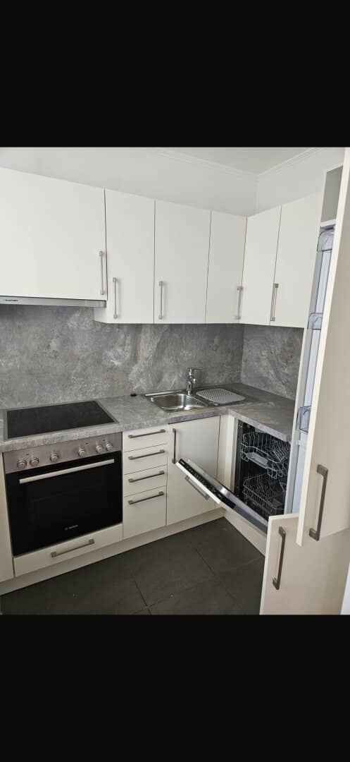 Living by the Lake - 2-room Rental Apartment by the Bathing Pond Seepark Vösendorf