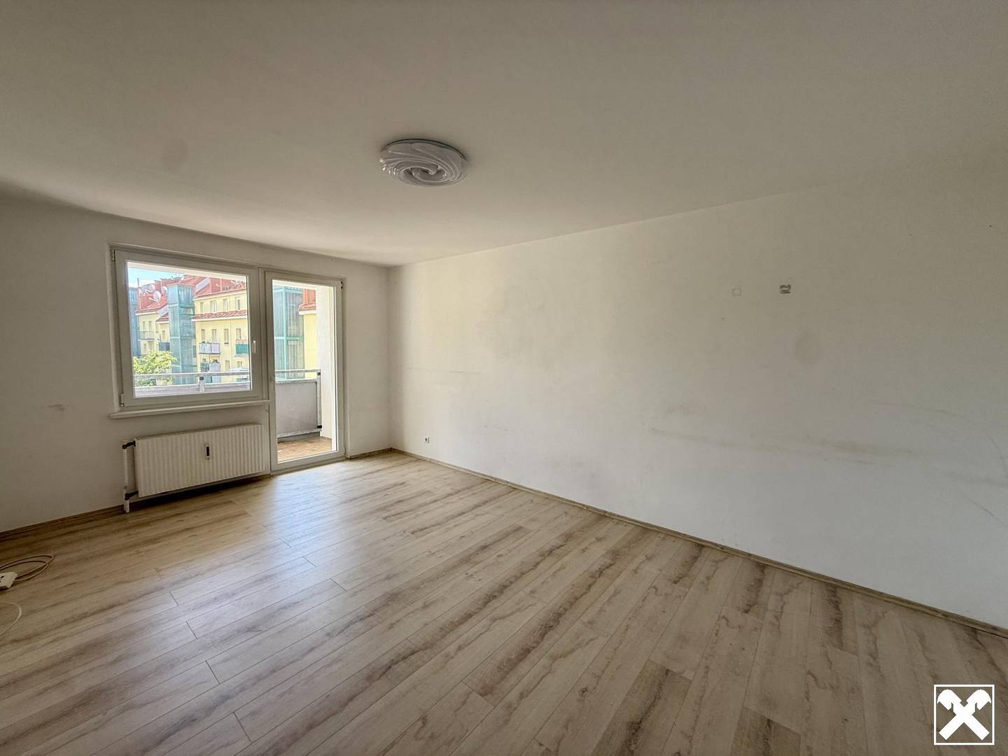 Lichtdurchflutete Wohnung mit Loggia und Lift