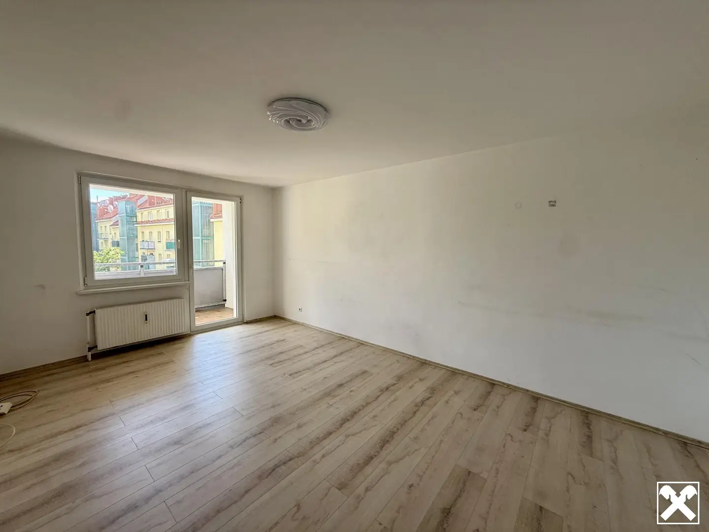 Lichtdurchflutete Wohnung mit Loggia und Lift