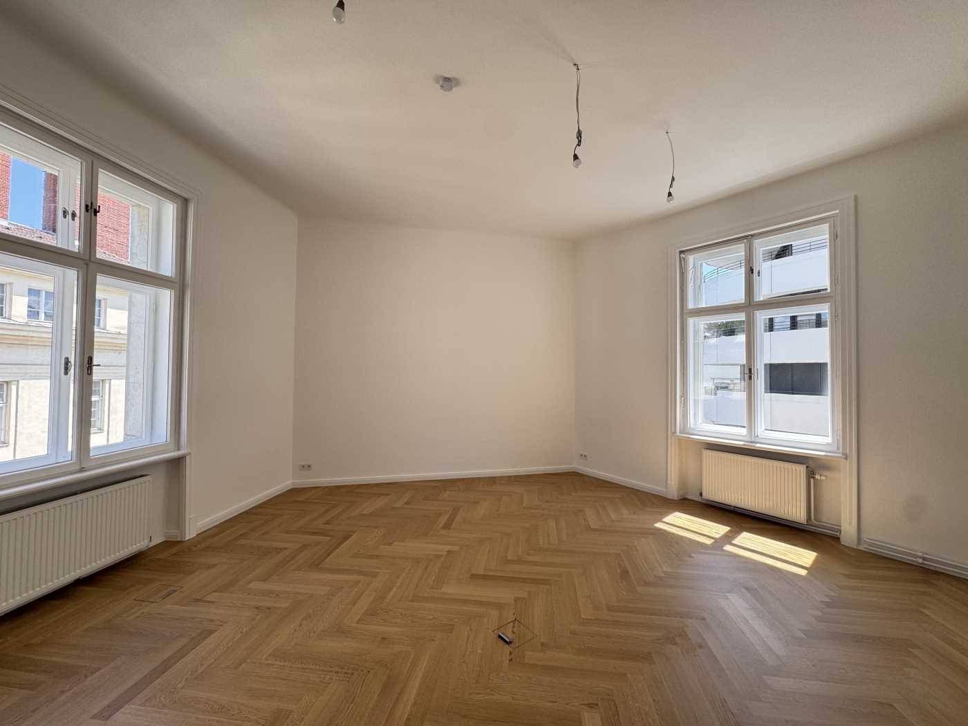 Repräsentative Altbauwohnung nahe Schwarzenbergplatz frisch renoviert