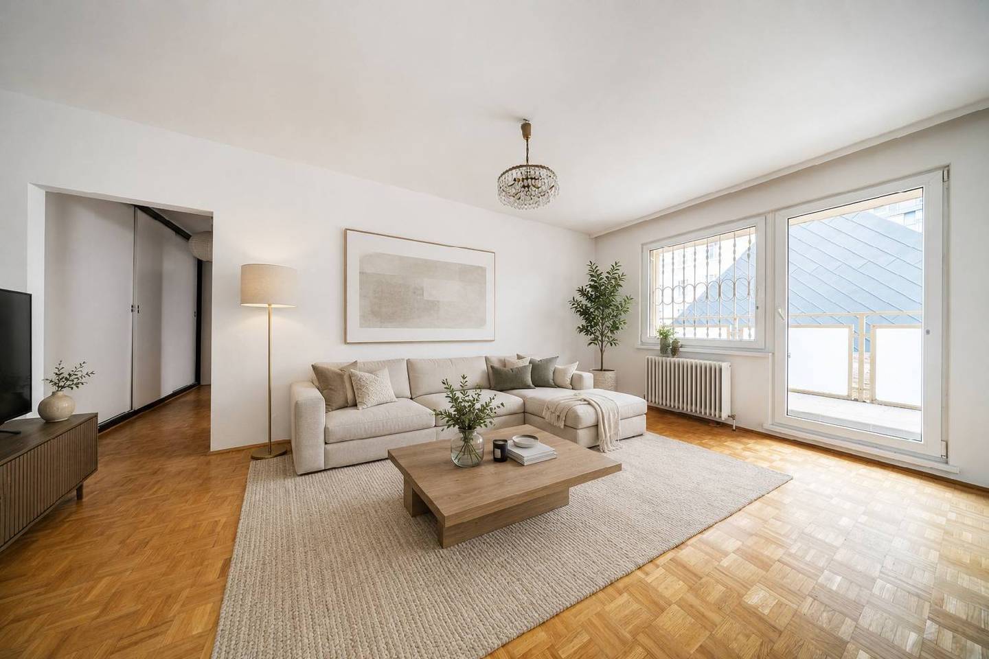 Quiet apartment with loggia and renovation potential