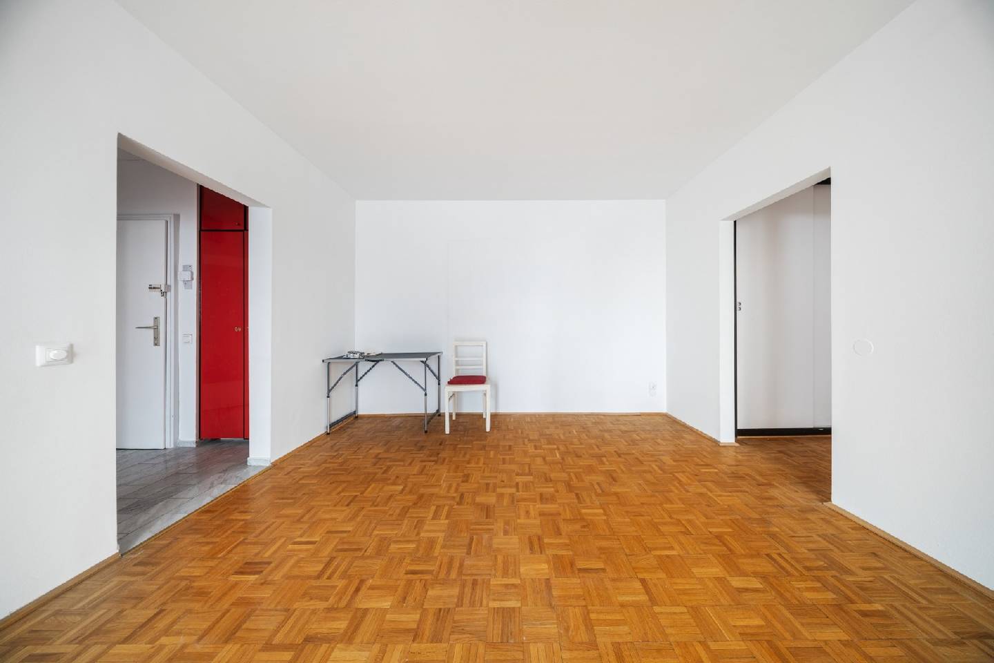 Quiet apartment with loggia and renovation potential