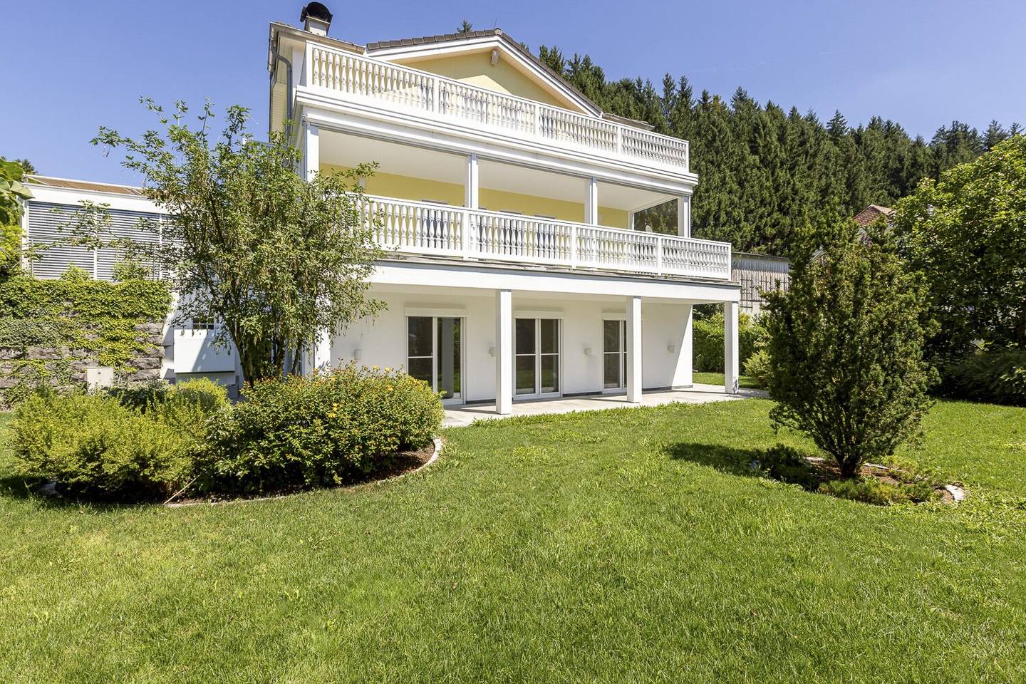Exklusive Villa in Mondsee - St. Lorenz inkl. Wintergarten, Sauna, Doppelgarage und Carport  - Mondsee in Ruhelage mit Traumausblick !