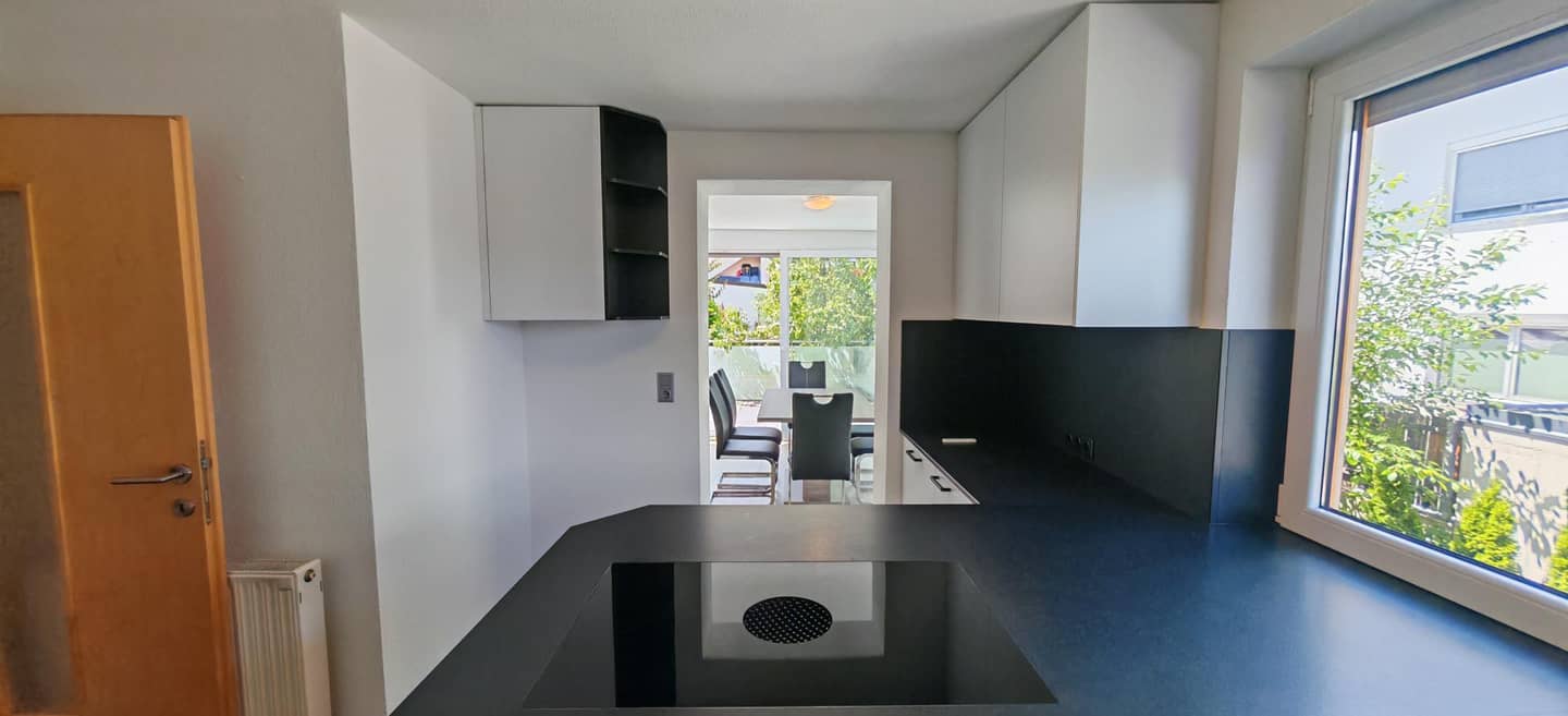 Sunny apartment with private garden and conservatory