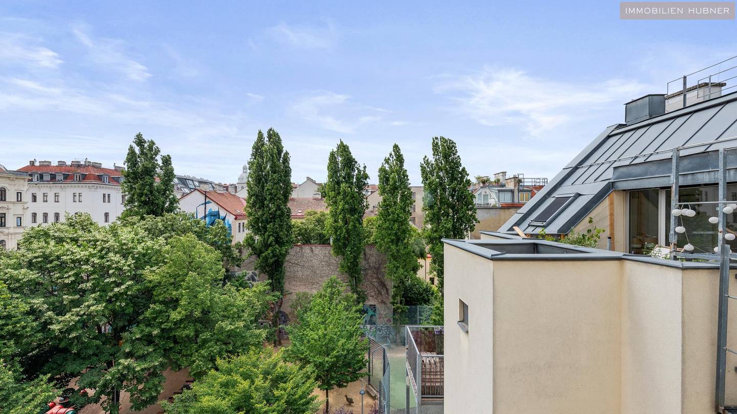 Lichtdurchflutete Dachgeschosswohnung mit Terrasse nahe MuseumsQuartier