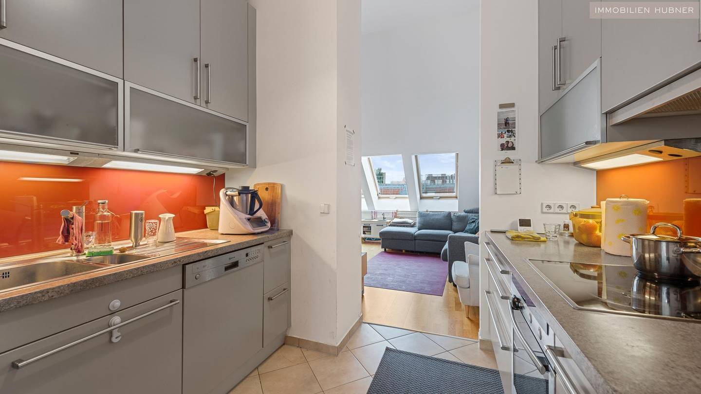 Lichtdurchflutete Dachgeschosswohnung mit Terrasse nahe MuseumsQuartier