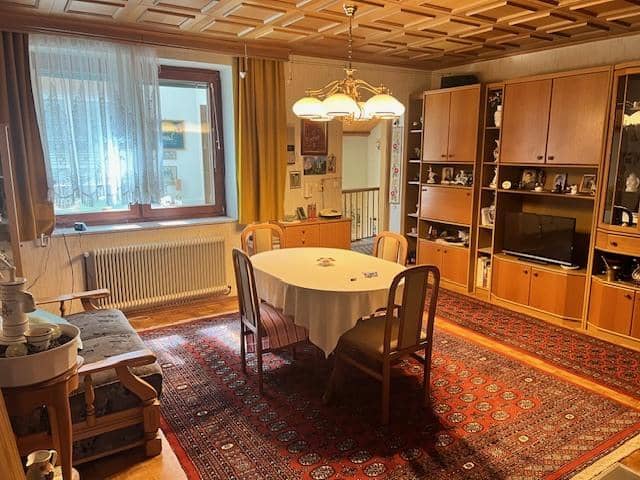 Sonniger Garten und Wintergarten Familienwohnung mit Einliegeroption