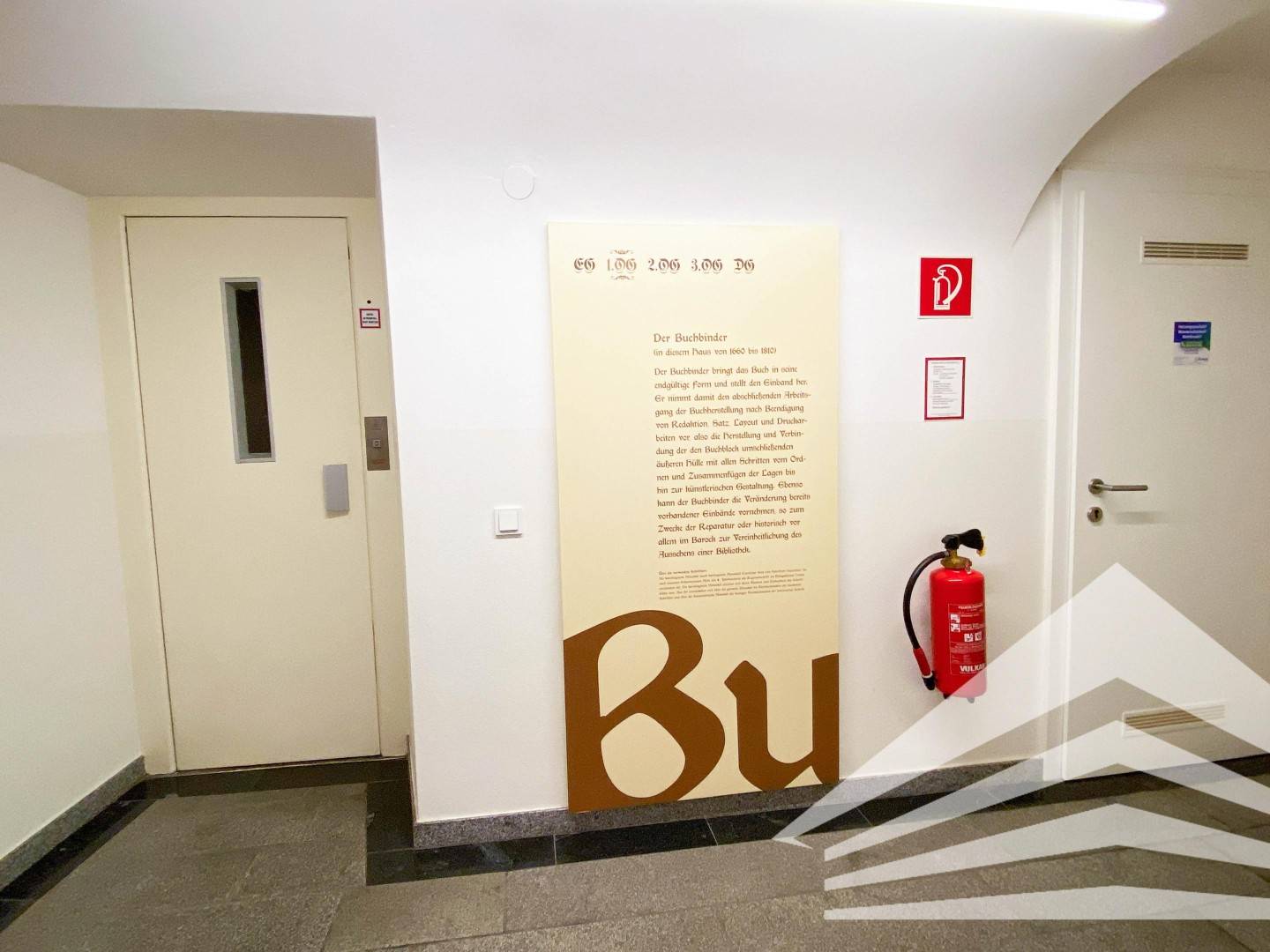 Stiegenhaus inkl. Lift