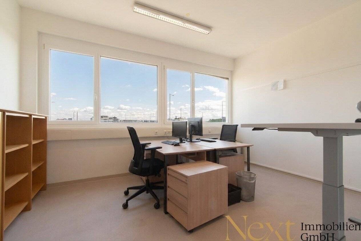 Spacious modernized office space in Linz for rent