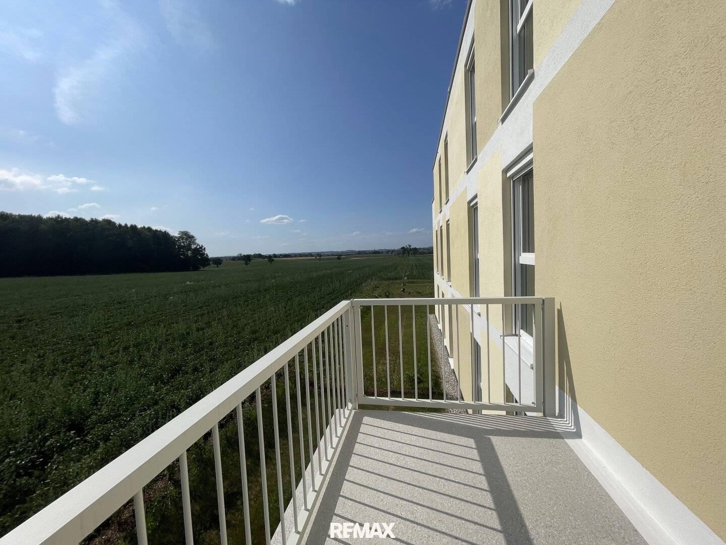 3-room first-occupancy apartment with balcony