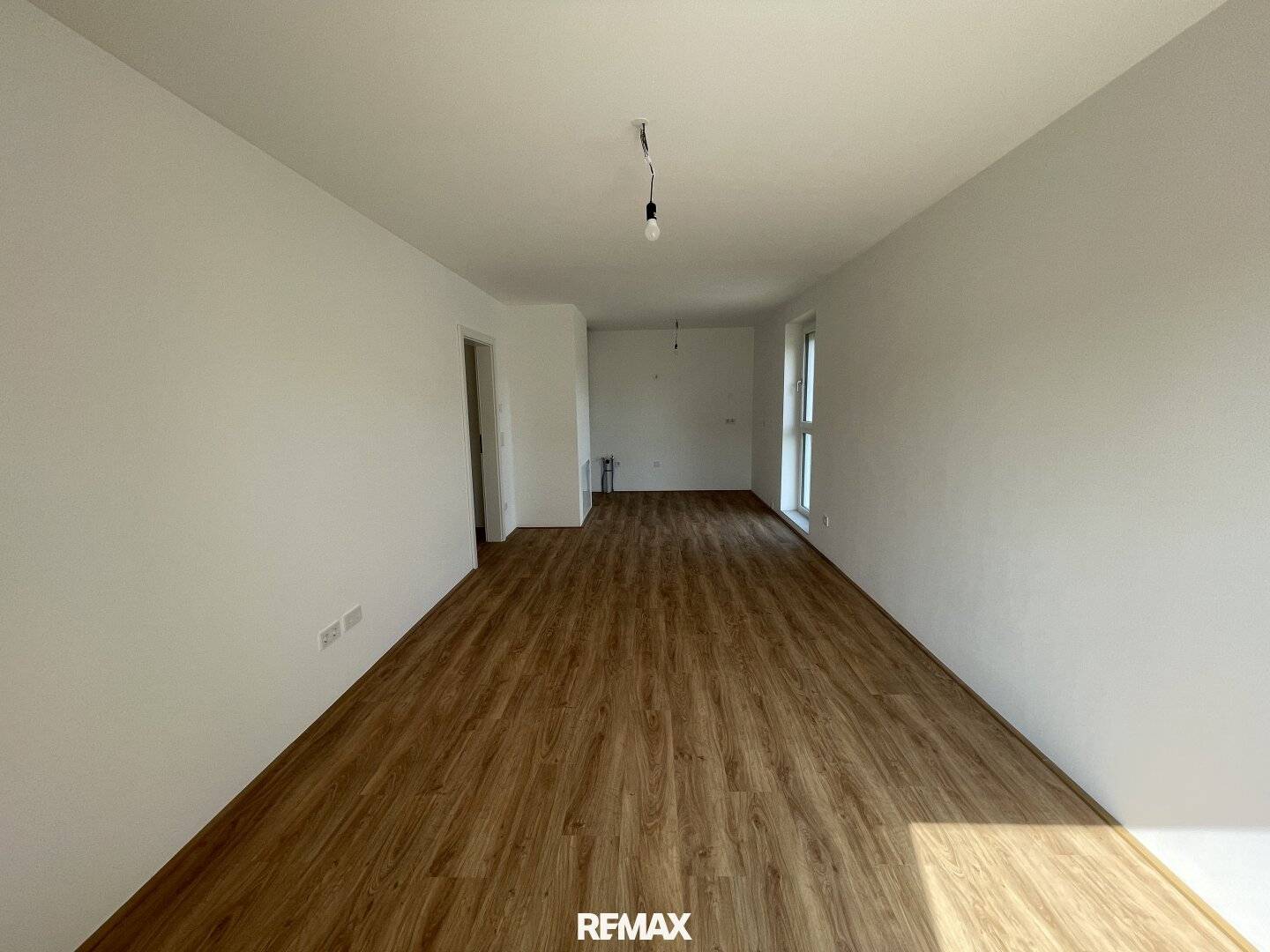 3-room first-occupancy apartment with balcony