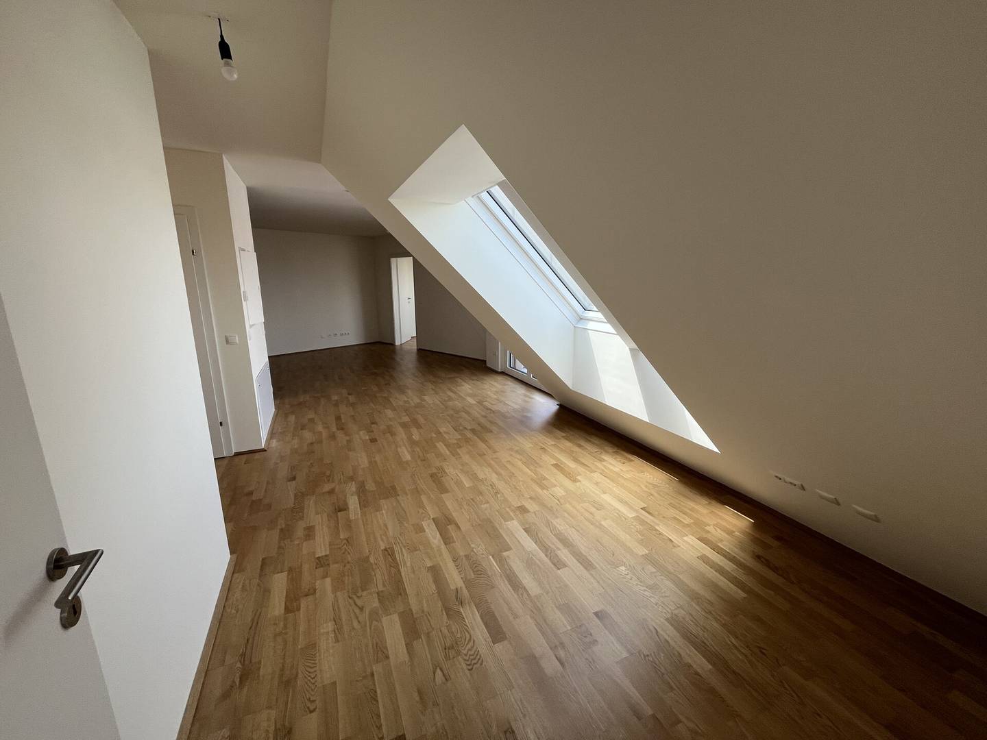 Courtyard penthouse apartment with terrace in first occupancy