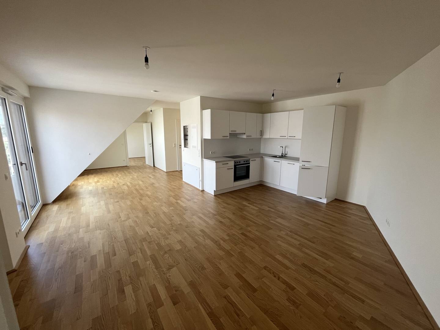 Courtyard penthouse apartment with terrace in first occupancy