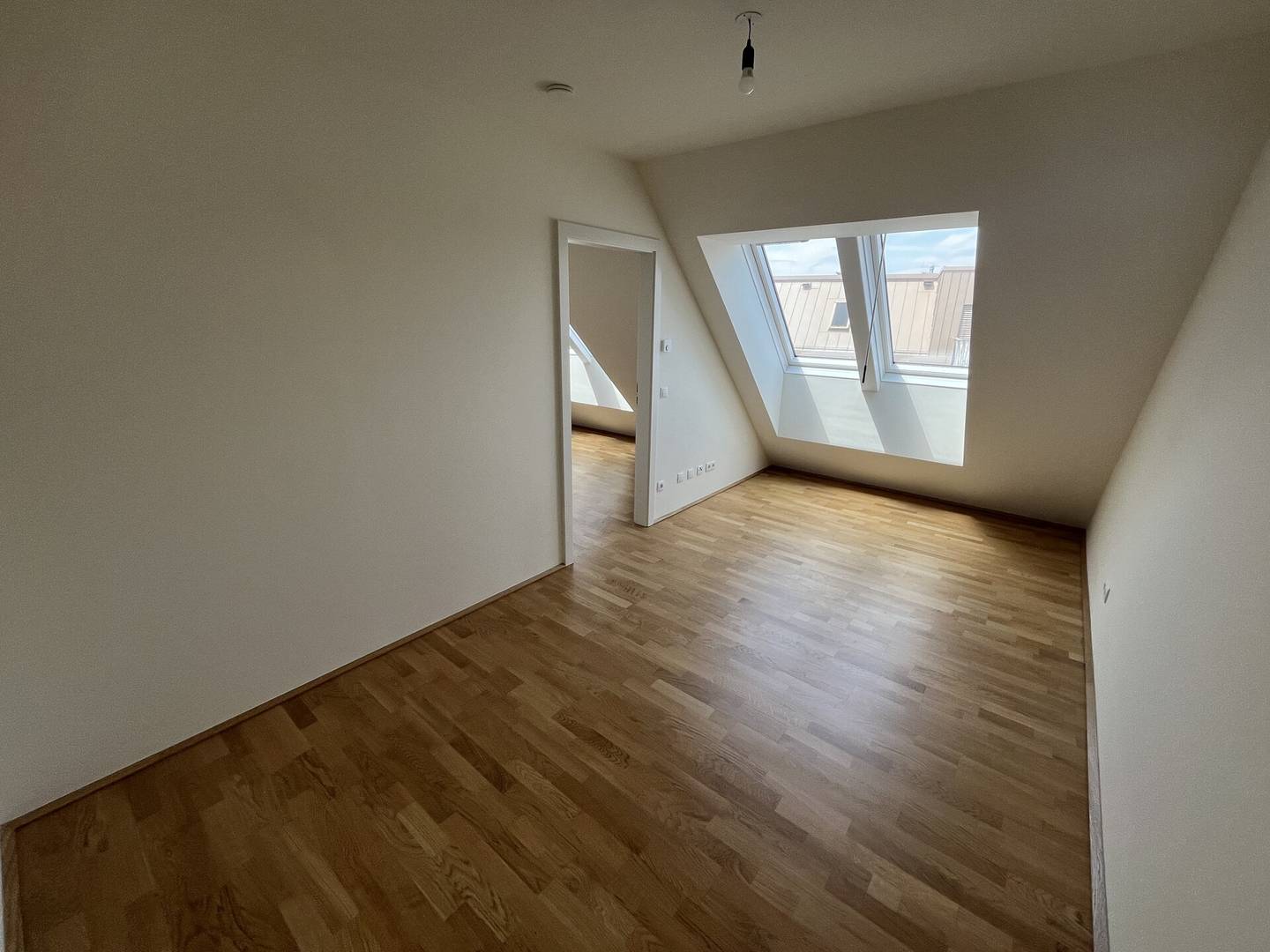 Courtyard penthouse apartment with terrace in first occupancy