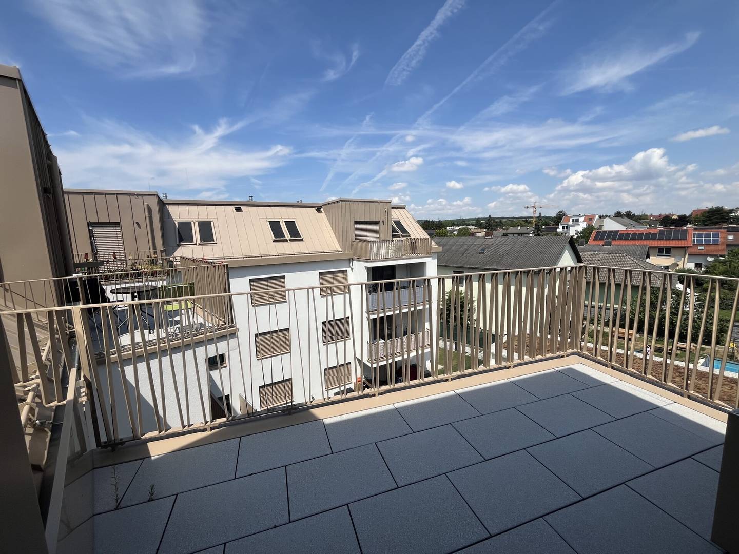Courtyard penthouse apartment with terrace in first occupancy