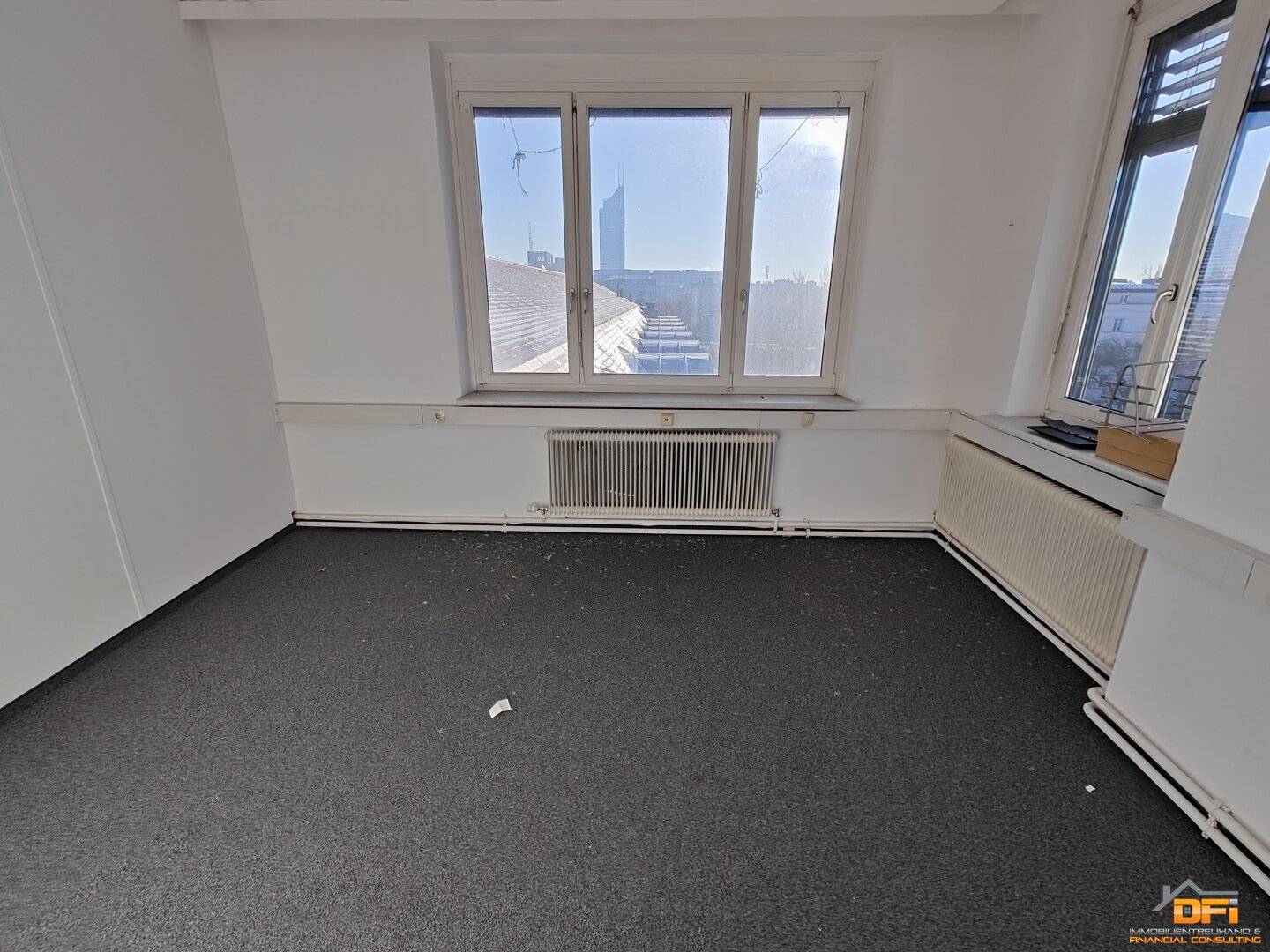Well laid out office in good location near U6 and Handelskai