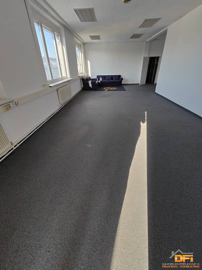Well laid out office in good location near U6 and Handelskai