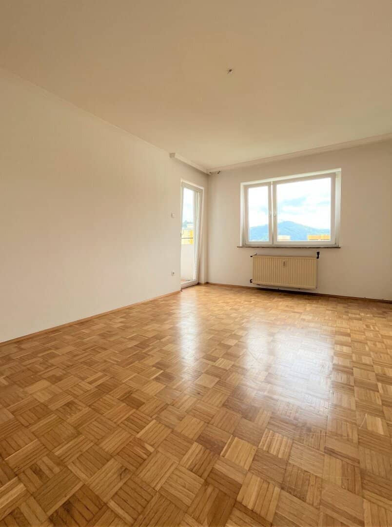 Attraktive 2-Zimmer-Wohnung mit Einbauküche und Loggia!