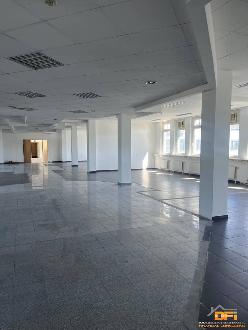 Spacious office in a good location near U6 and Handelskai