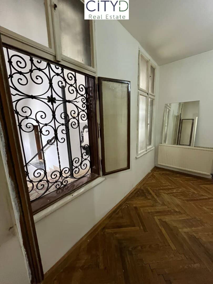 Charming 3-room apartment in 1150 Vienna, 78m², in need of renovation, elevator