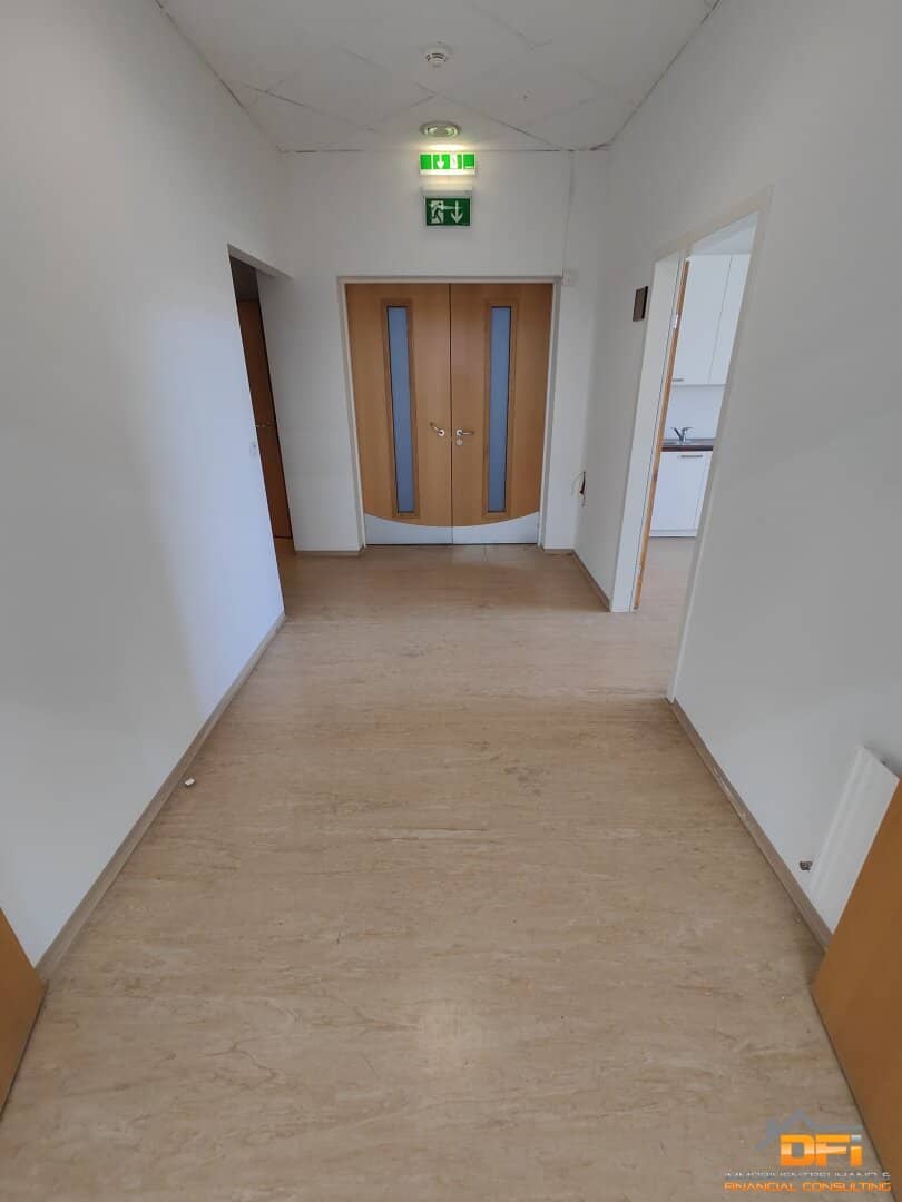 Huge attic office in a good location near U6 &amp; Handelskai