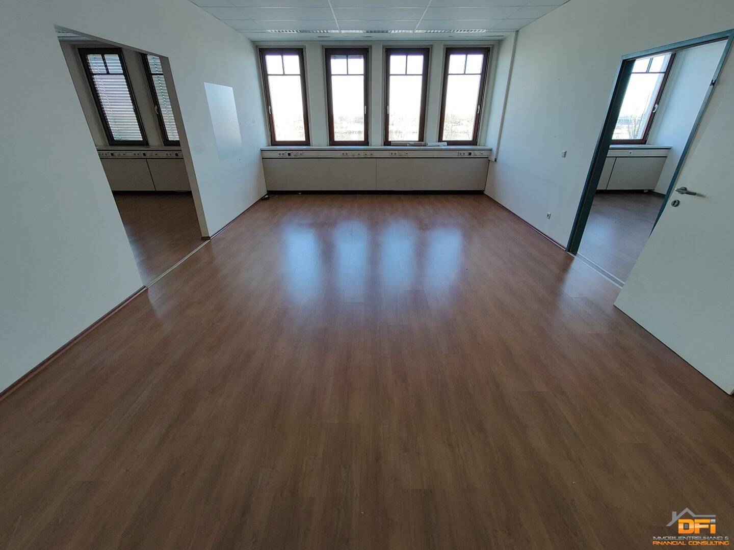13-room office in good location near U6 &amp; Handelskai