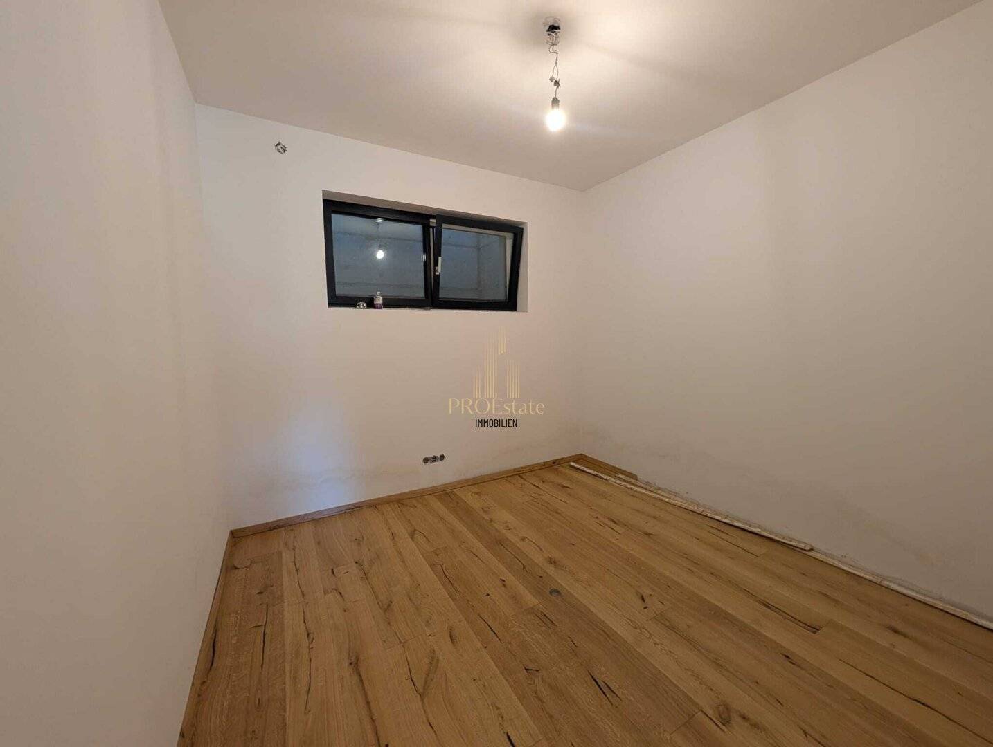 Traum-Einfamilienhaus in Offenhausen – 173m², Garten, Kamin, Pool, Markenküche u.v.m