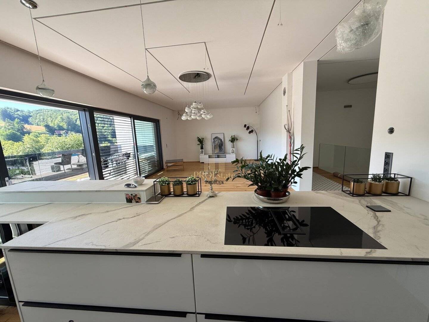 Traum-Einfamilienhaus in Offenhausen – 173m², Garten, Kamin, Pool, Markenküche u.v.m