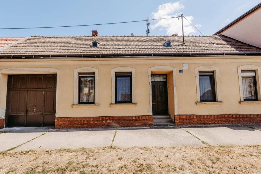 Schaffen sie sich IHREN Lebensmittelpunkt. Ehemaliges Bauernhaus  (sanierungsbedürftig)