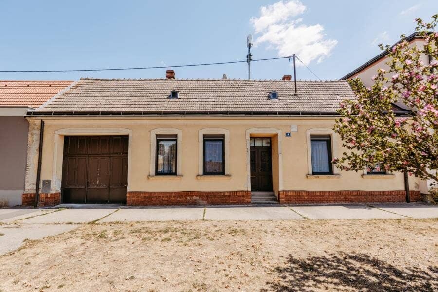 Schaffen sie sich IHREN Lebensmittelpunkt. Ehemaliges Bauernhaus  (sanierungsbedürftig)