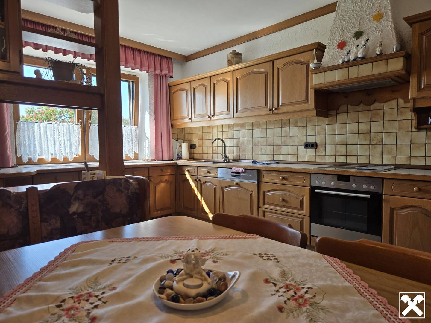 Bright apartment in quiet green setting with view of Sonntagberg
