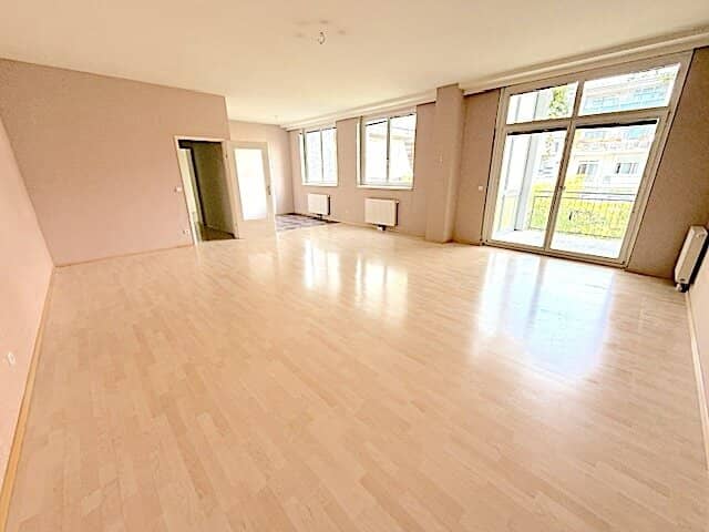 COMMISSION-FREE FROM THE OWNER! QUIET 2-ROOM APARTMENT WITH LOGGIA IN HERNALS!