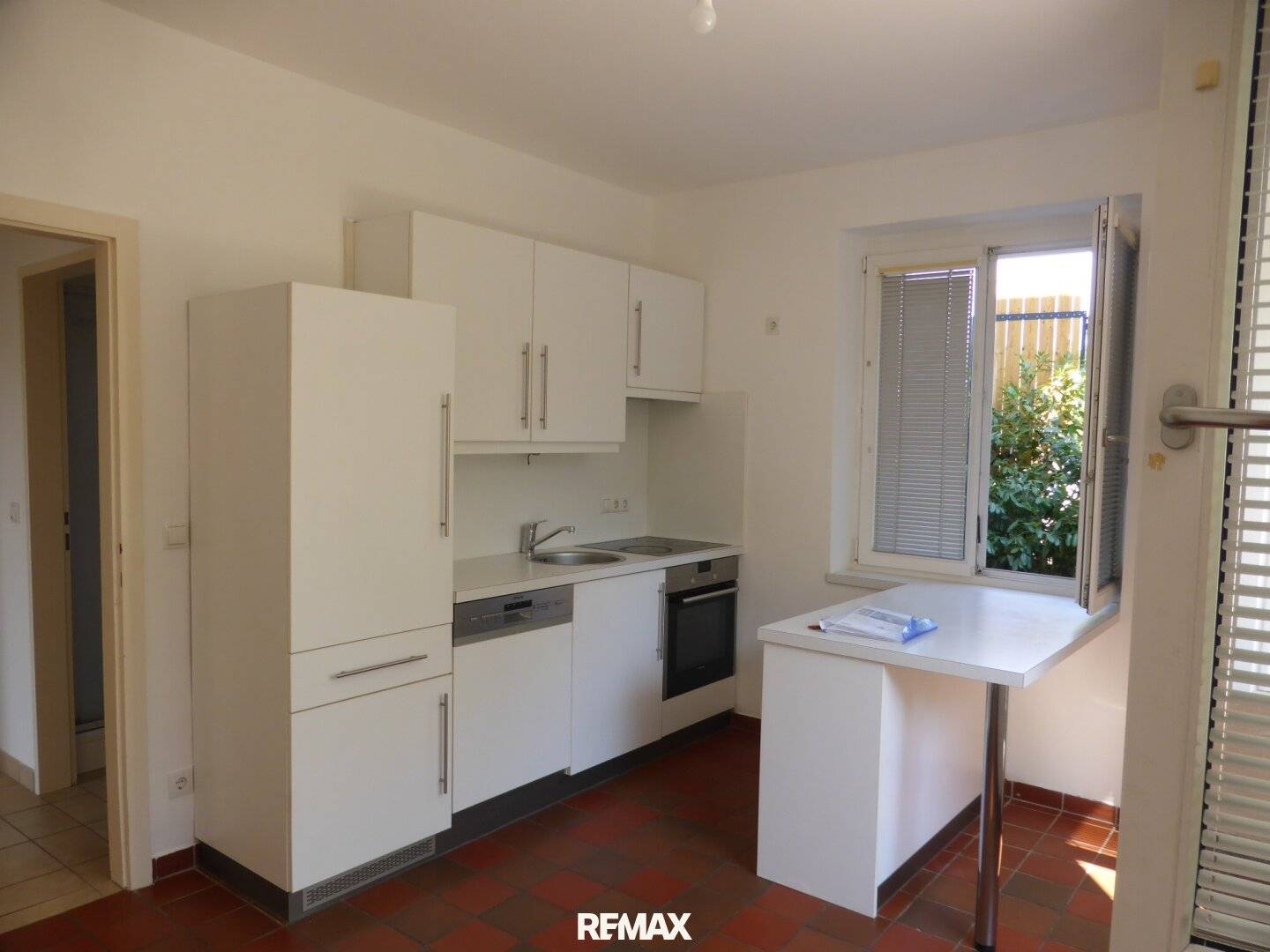 Bright rental apartment in a quiet location