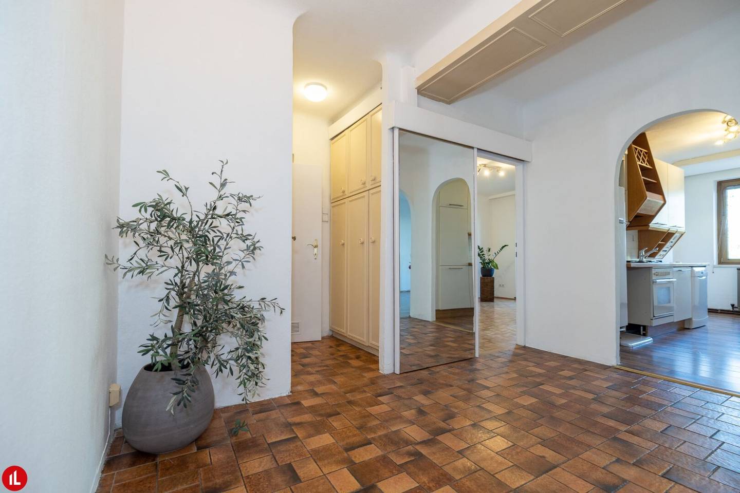Investor hit | Exceptionally quiet 2 room | 57m² condominium | 2 loggias | in the middle of Schwechat