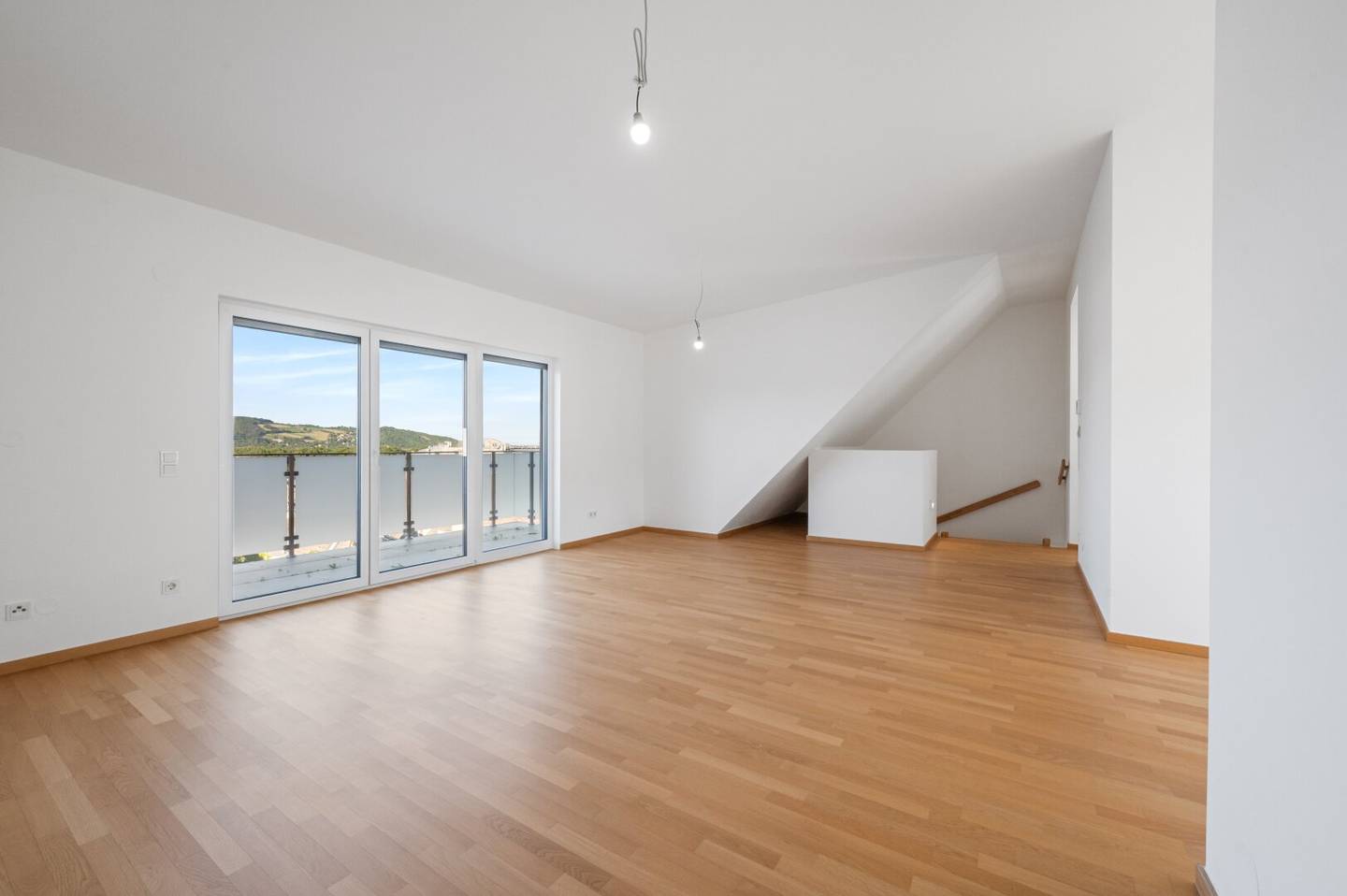 Ein Zuhause zwischen Stift und Weinbergen 133 m² Maisonette mit außergewöhnlichen Freiflächen und Weitblick