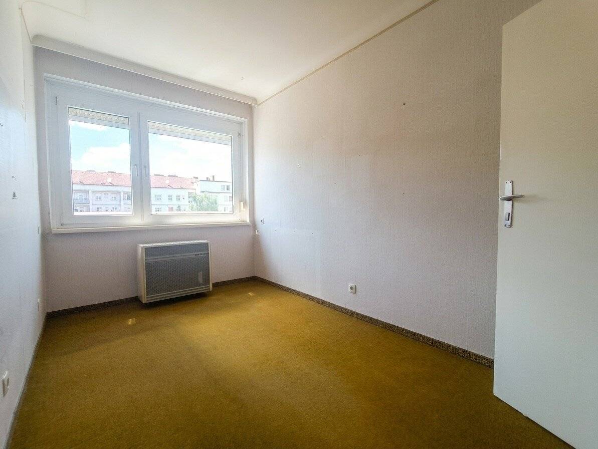 Wide view in central location - 3 rooms around 62 m² living space - Close to U6 Meidling station