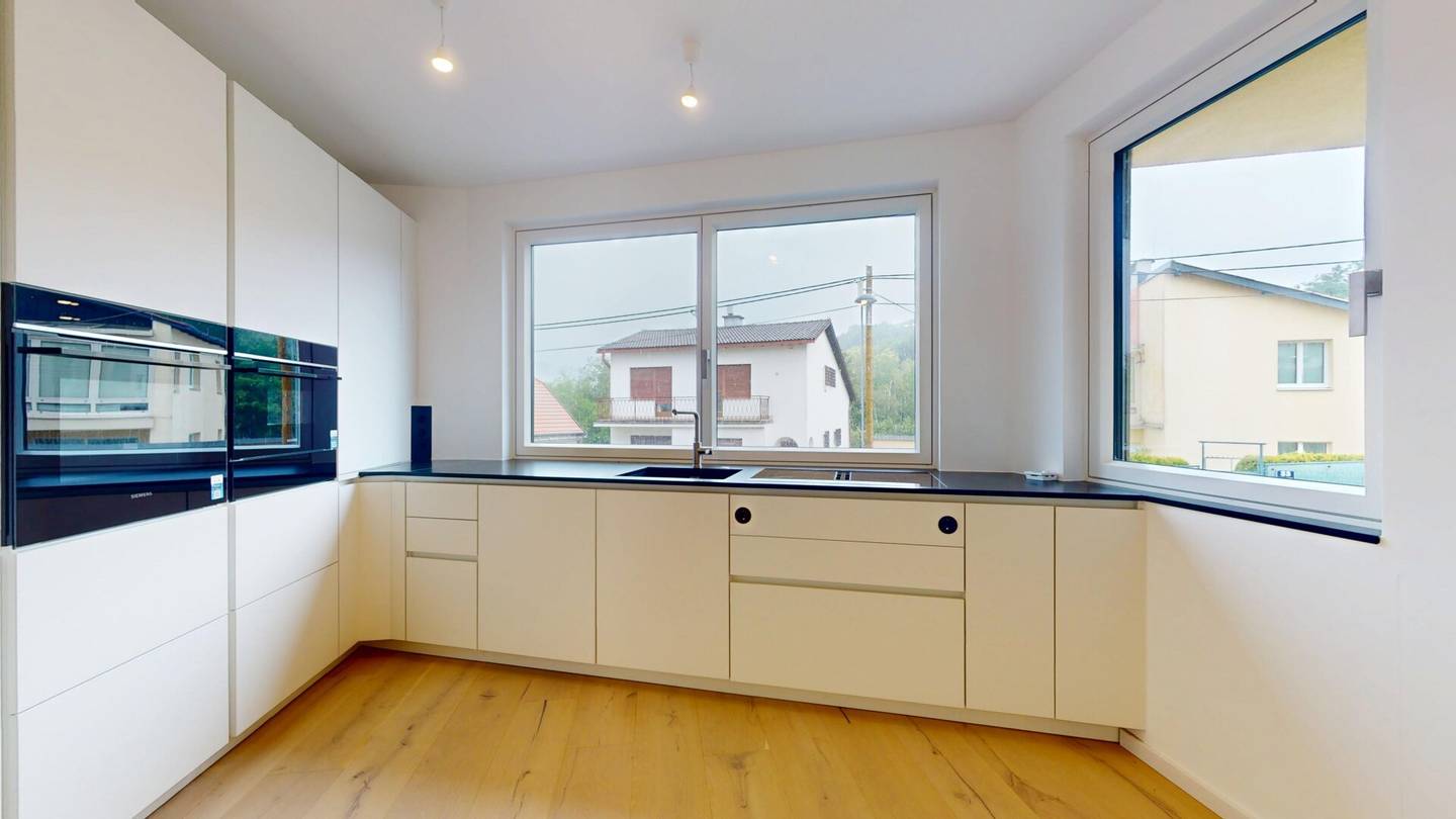 Ulmenstraße 24 – Green family happiness on three levels: First occupancy for rent with garden and mountain view