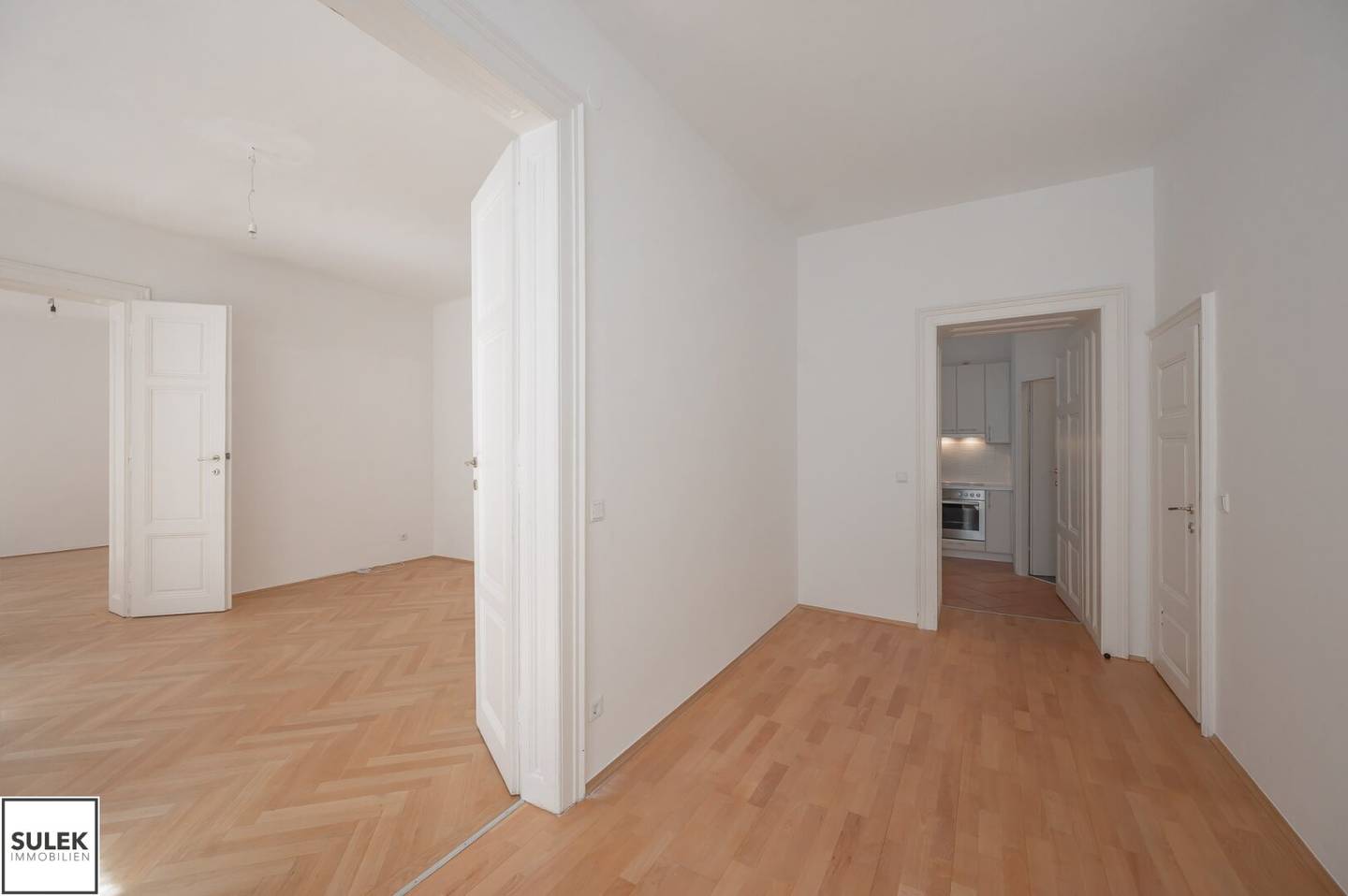 Innenstadt: ruhige 3-Zimmer-Wohnung im Altbau nächst Wiener Staatsoper