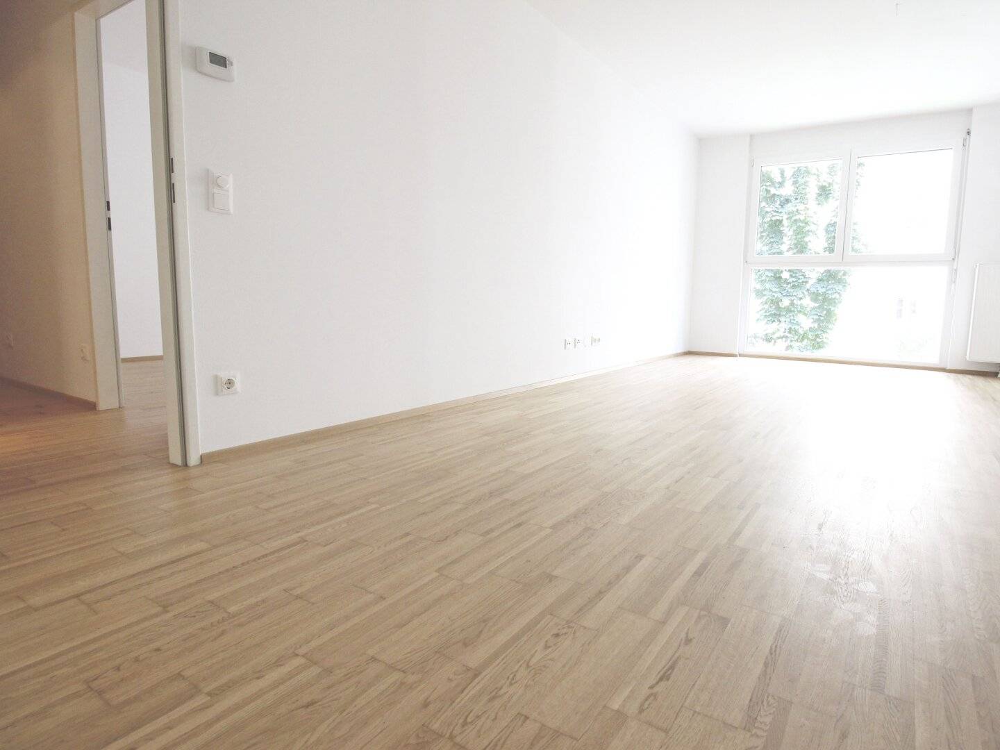 Attractive rental apartment with balcony in sought-after residential location