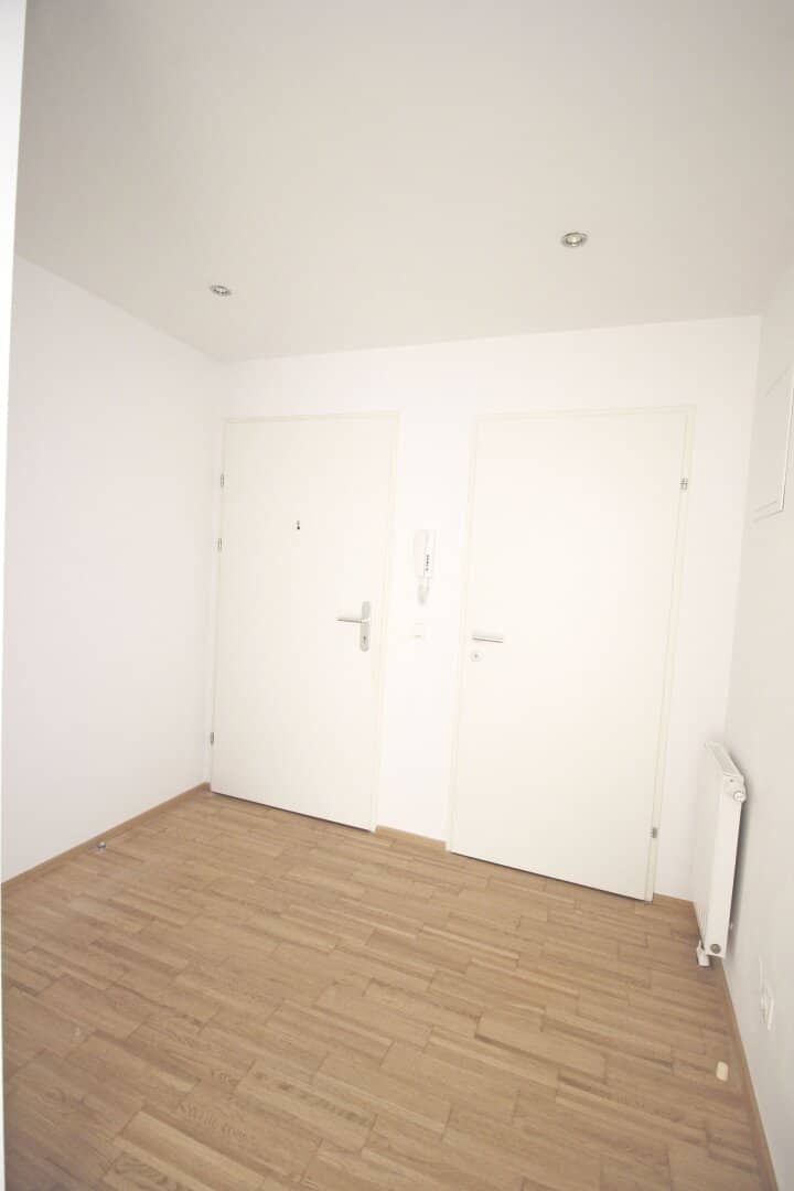 Attractive rental apartment with balcony in sought-after residential location