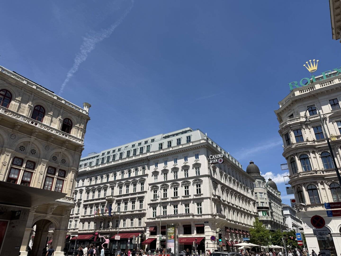 BEST LOCATION + Luxury suite in the attic + KÄRNTNER STRASSE + Living with hotel comfort!