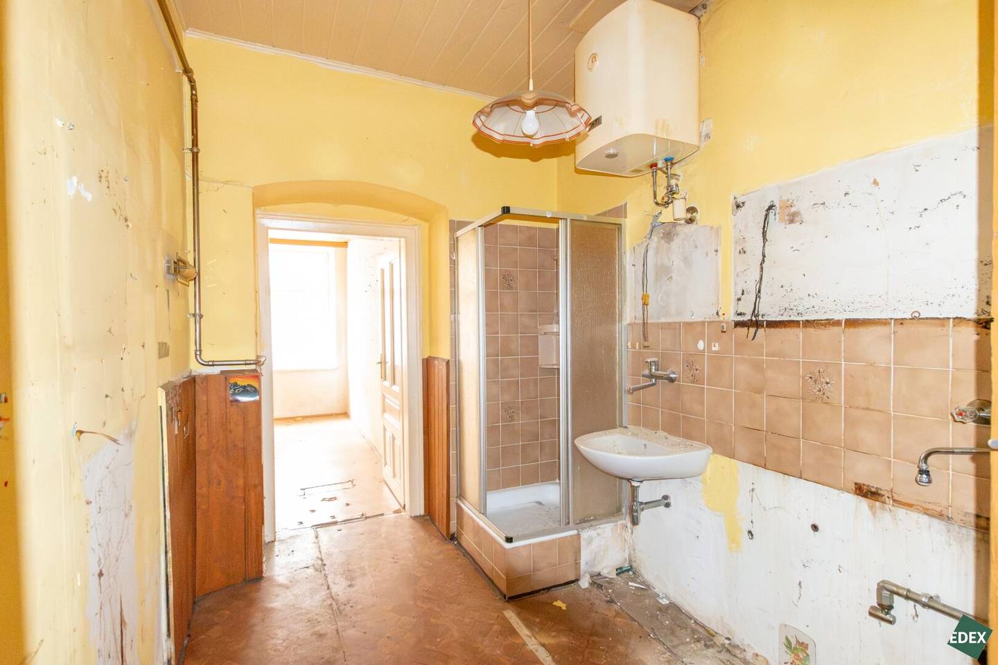 Sanierungsbedürftige 2 Zimmer - Altbauwohnung mit Entwicklungspotenzial – nahe Wiener Stadthalle