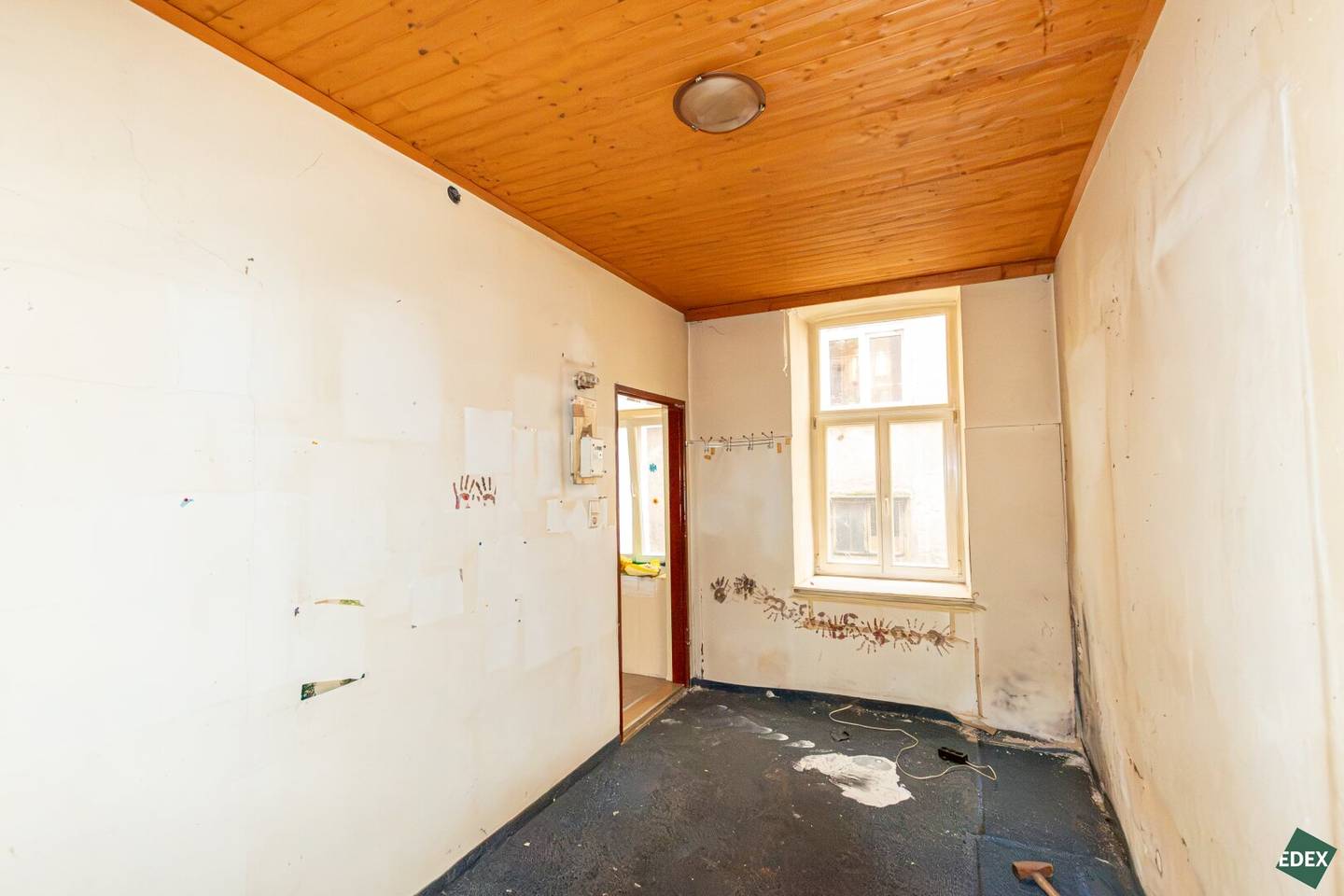 Neuer Preis: Sanierungsbedürftige 2 Zimmer - Altbauwohnung mit Entwicklungspotenzial – nahe Wiener Stadthalle