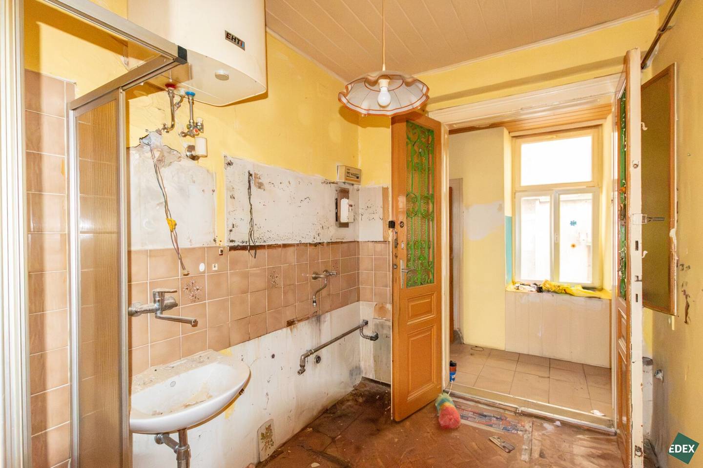 Sanierungsbedürftige 2 Zimmer - Altbauwohnung mit Entwicklungspotenzial – nahe Wiener Stadthalle