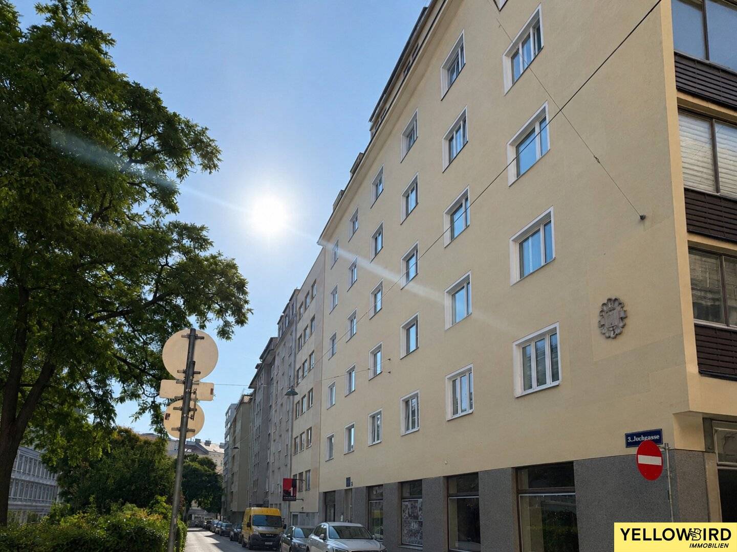 High-quality renovated 3-room new build apartment in absolute quiet location near Klinik Landstraße