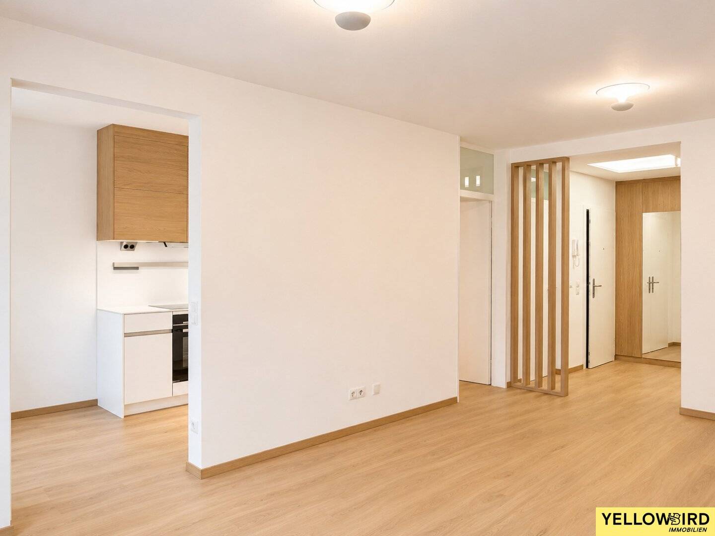 Exclusively renovated 2-room apartment incl. parking space with generous south terrace in peaceful green location of Klosterneuburg