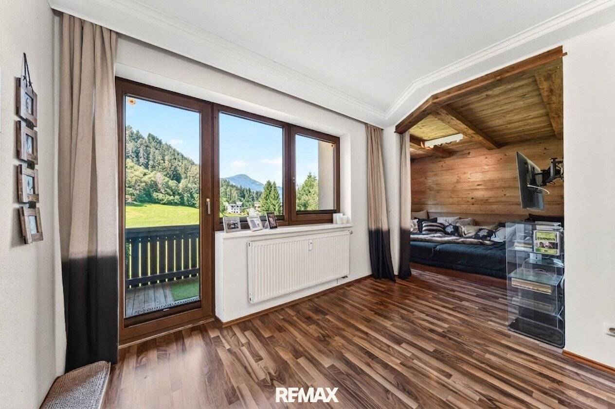 Stilvoll renovierte 2-Zimmerwohnung mit Tiefgaragenstellplatz – zentrumsnah in Kitzbühel