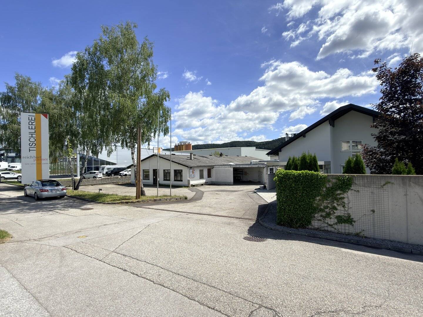 Versatile production and storage hall in the Freistadt industrial area – approx. 1.600 m² total area – available for any industry