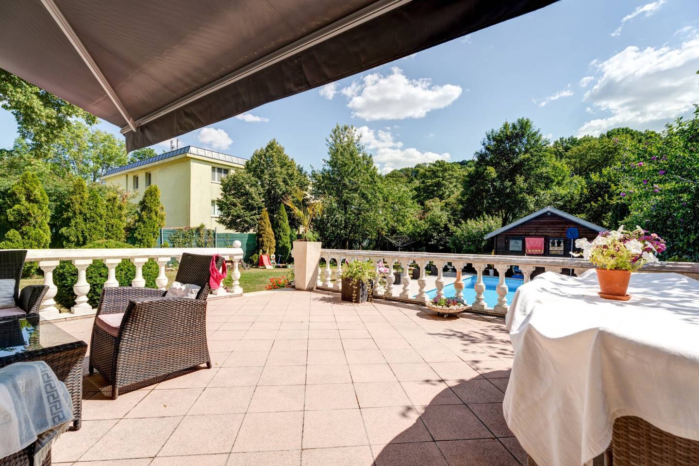 High-quality house in 1230 Vienna 2 units pool